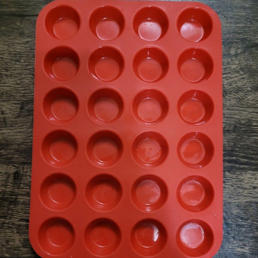 Caketime Nonstick Silicone Food Grade  24 cup Mini Cupcake Muffin Bake Pan
